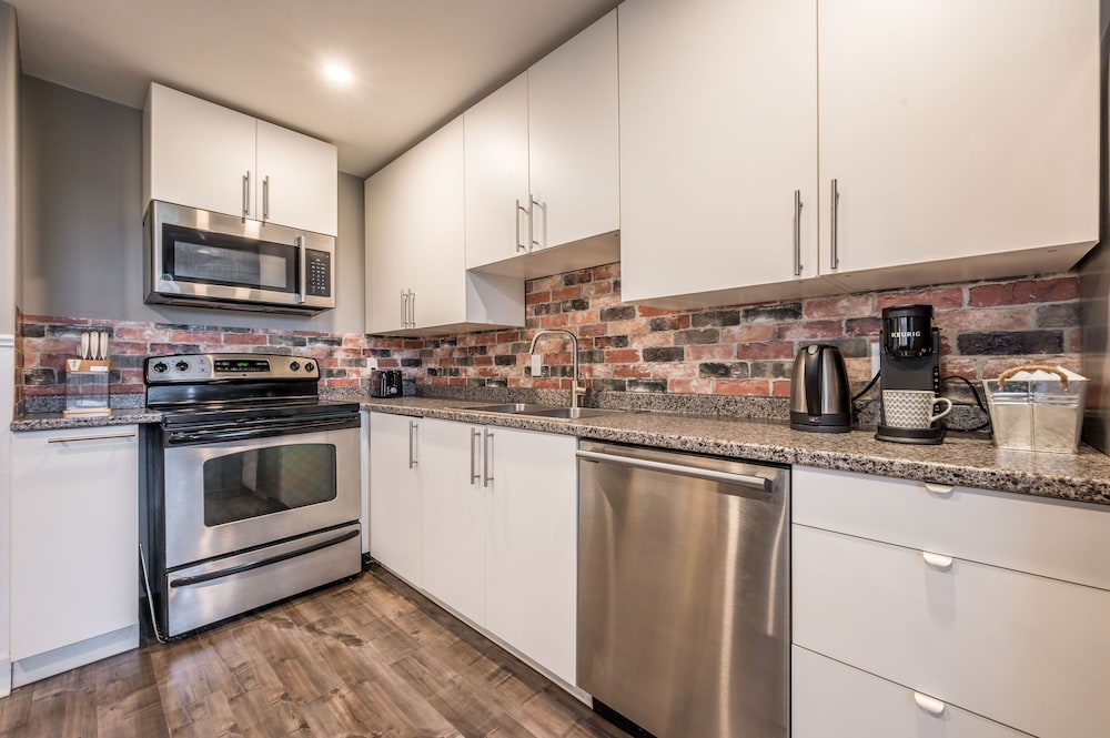 3 BR Cozy Chic Oasis