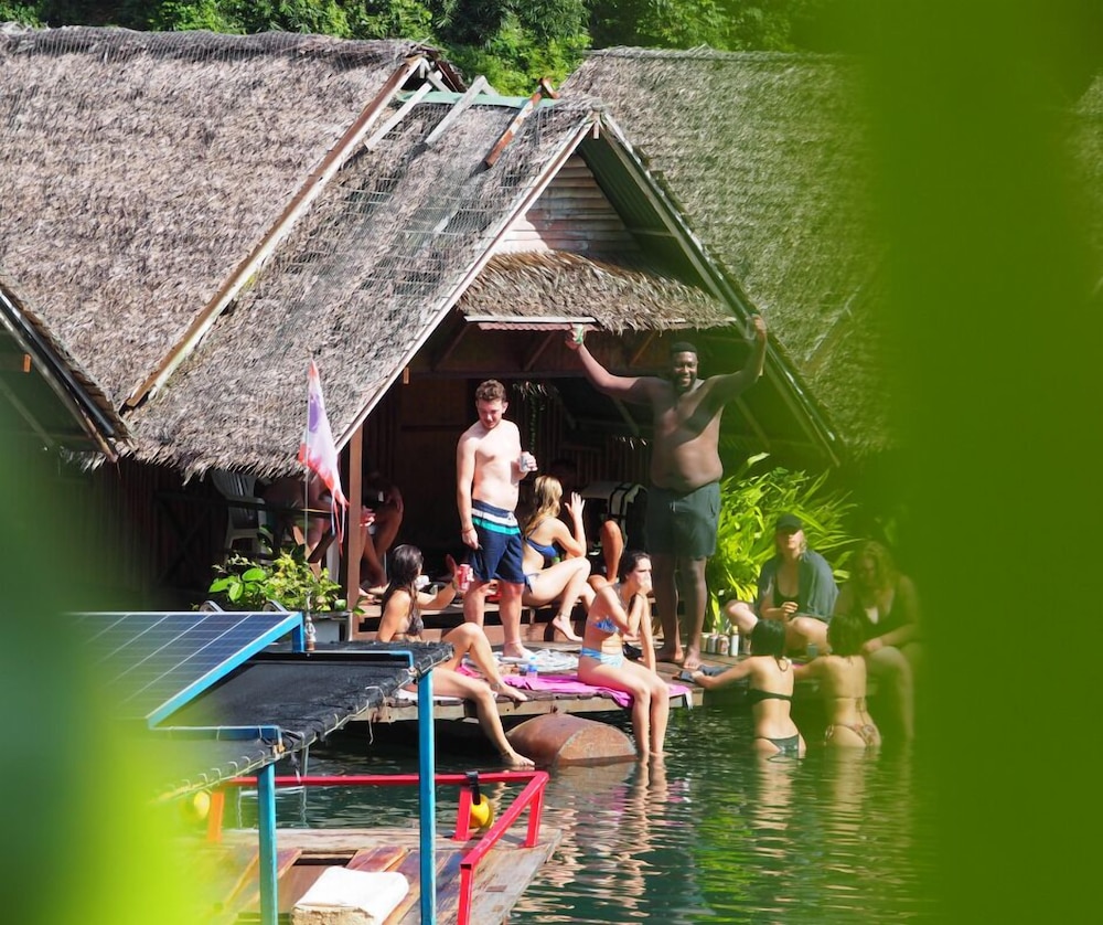 PraiwanRaftHouse