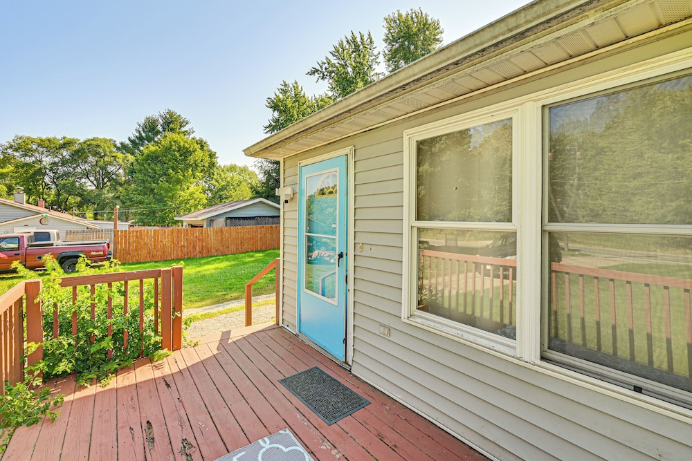 4 Mi to Lake Michigan: Updated Benton Harbor Home!