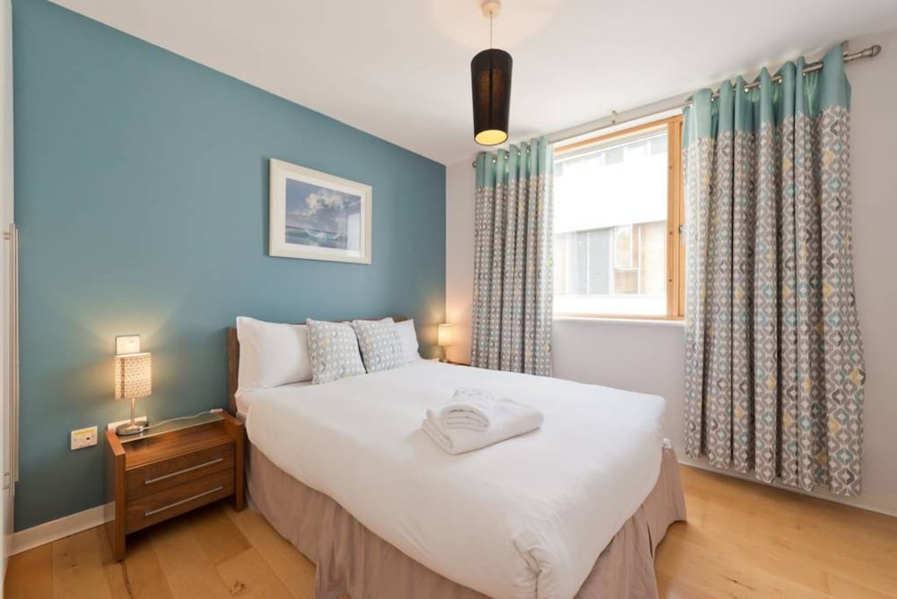 Modern, City Centre 3 Bedroom Apartment
