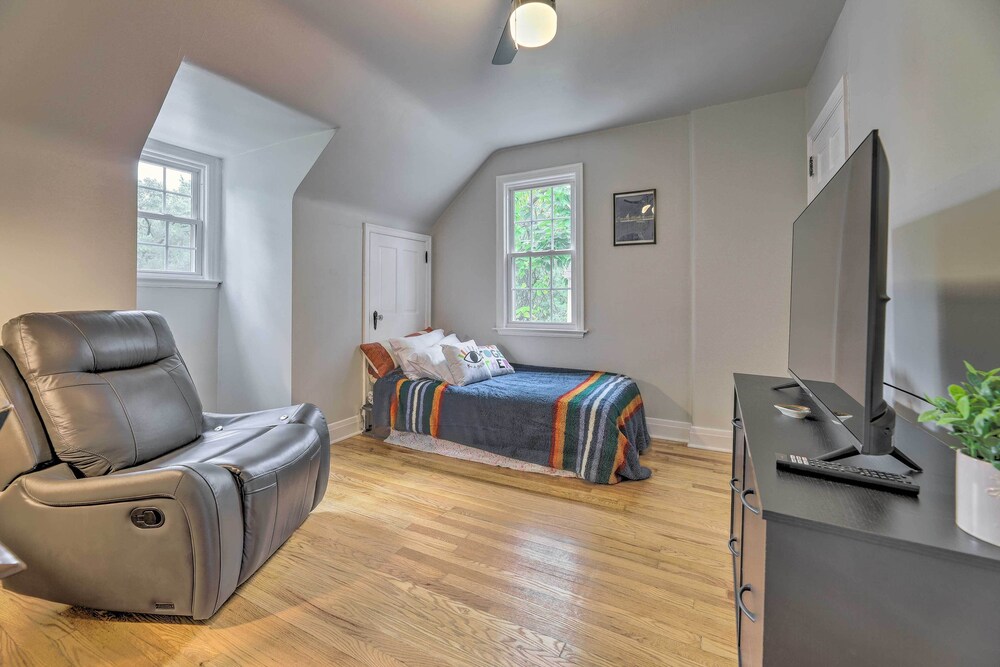 Cincinnati Vacations - Charming Cincinnati Home < 10 Mi to Downtown! - Property Image 2