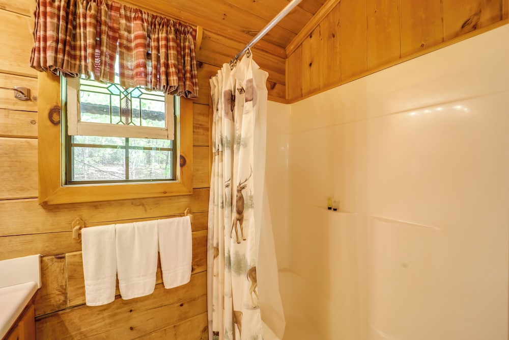 Hike, Soak & Unwind in Nature: Blue Ridge Cabin