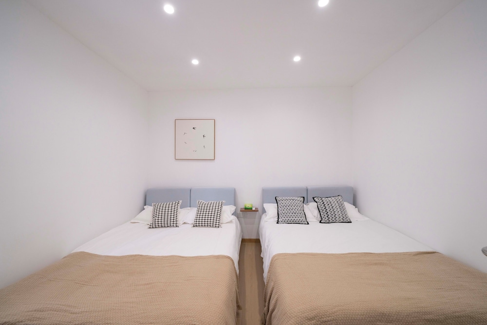 Book and Bed - Xujiahui
