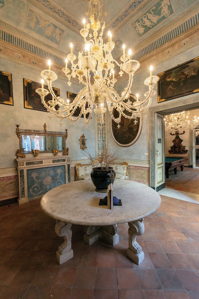 Palazzo Doria Suites