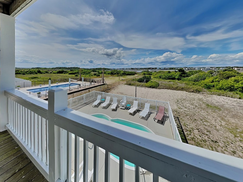 Starfish Escape by Topsail Realty