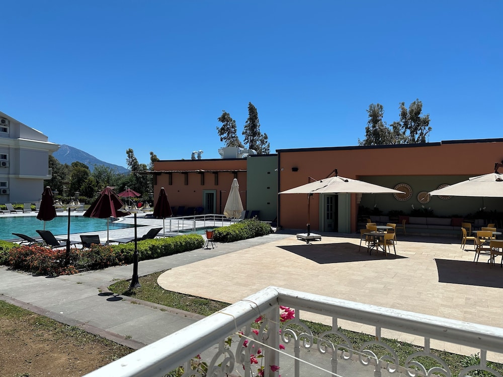 Daphne Residence - Image 35