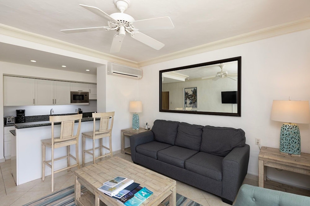 Glitter Bay Estate 112 2 Bedroom Apts