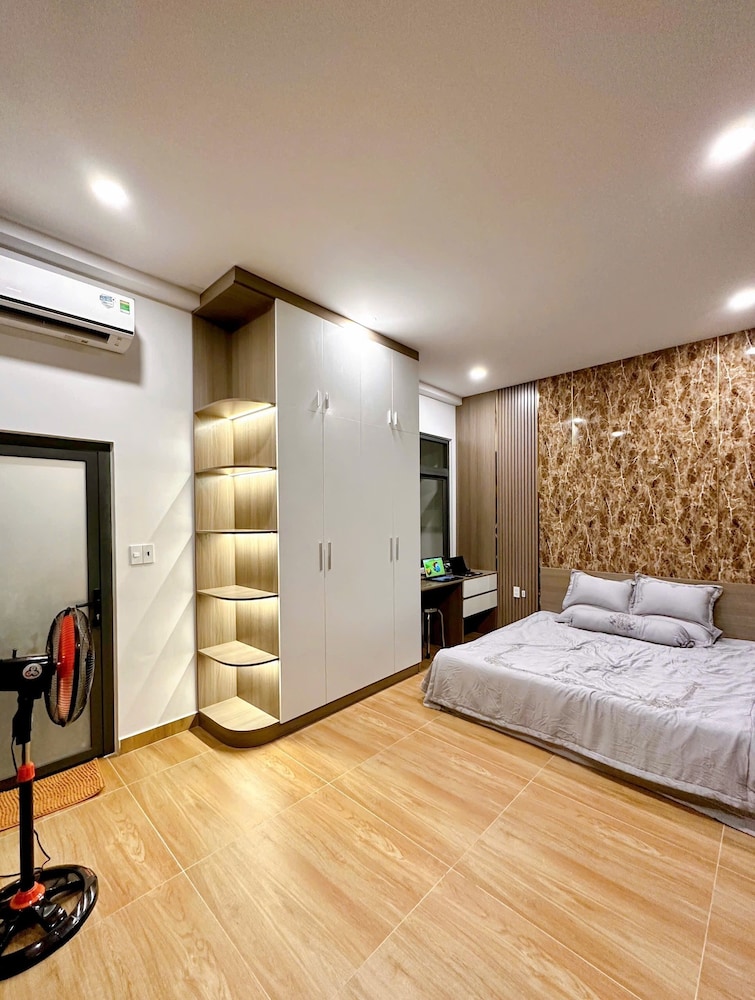 HOMESTAY HALONA