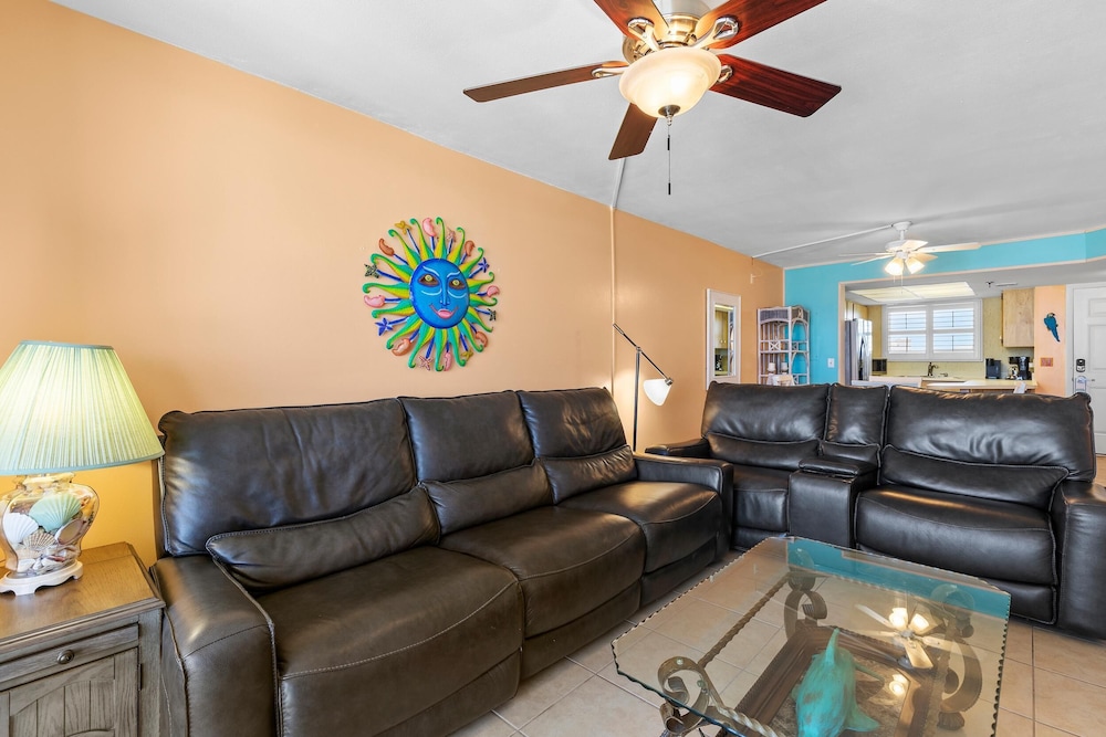 Oceania Plaza 808