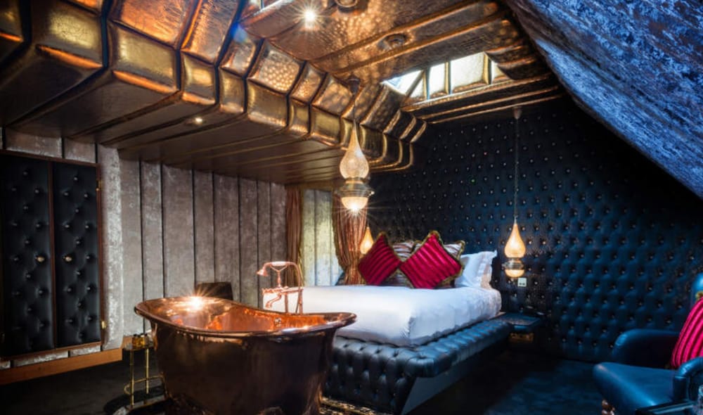Oxford Vacations - Crazy Bear Hotel-Stadhampton - Property Image 28