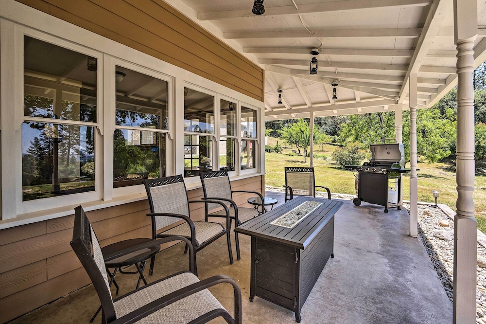 Historic Mariposa Stagecoach Stop w/ Gas Fire Pit! view 3