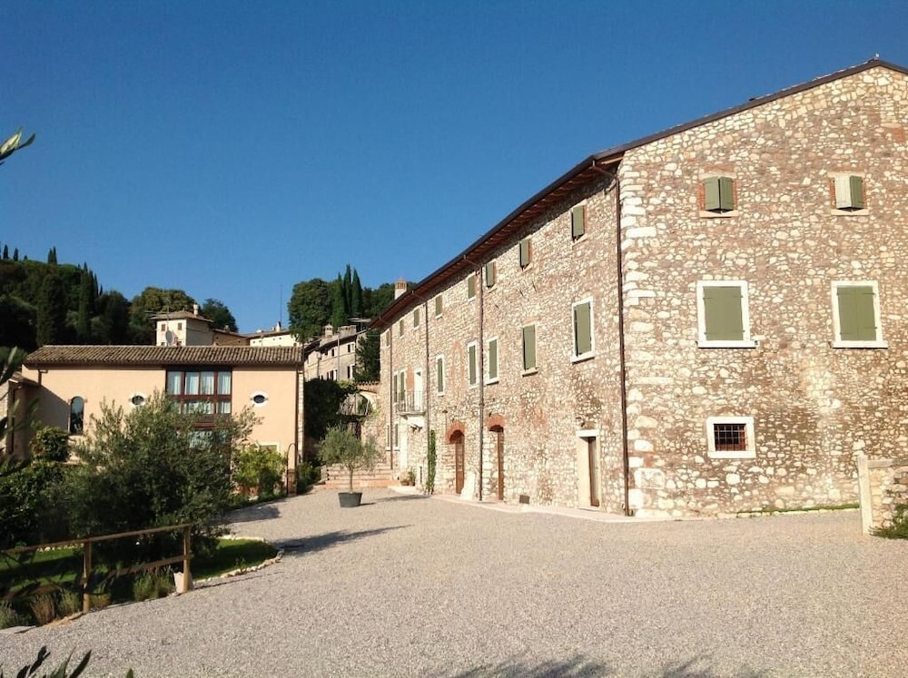 Corte Castello