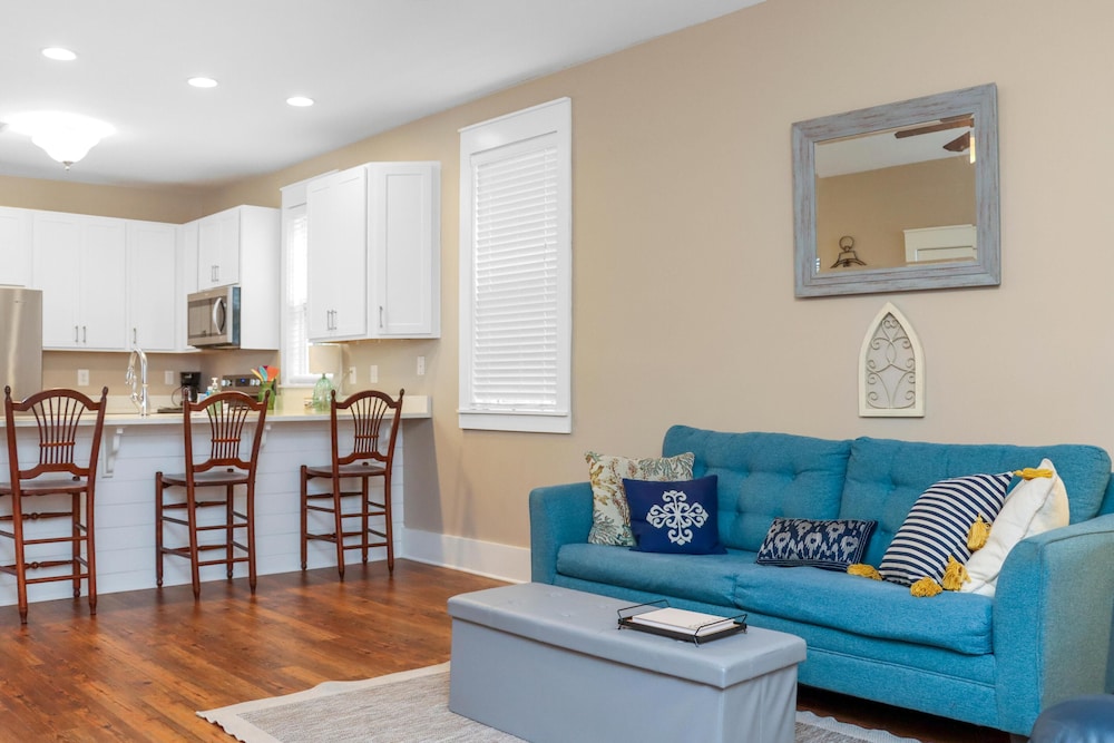 Barefoot Cottage B37 - The B's Knees