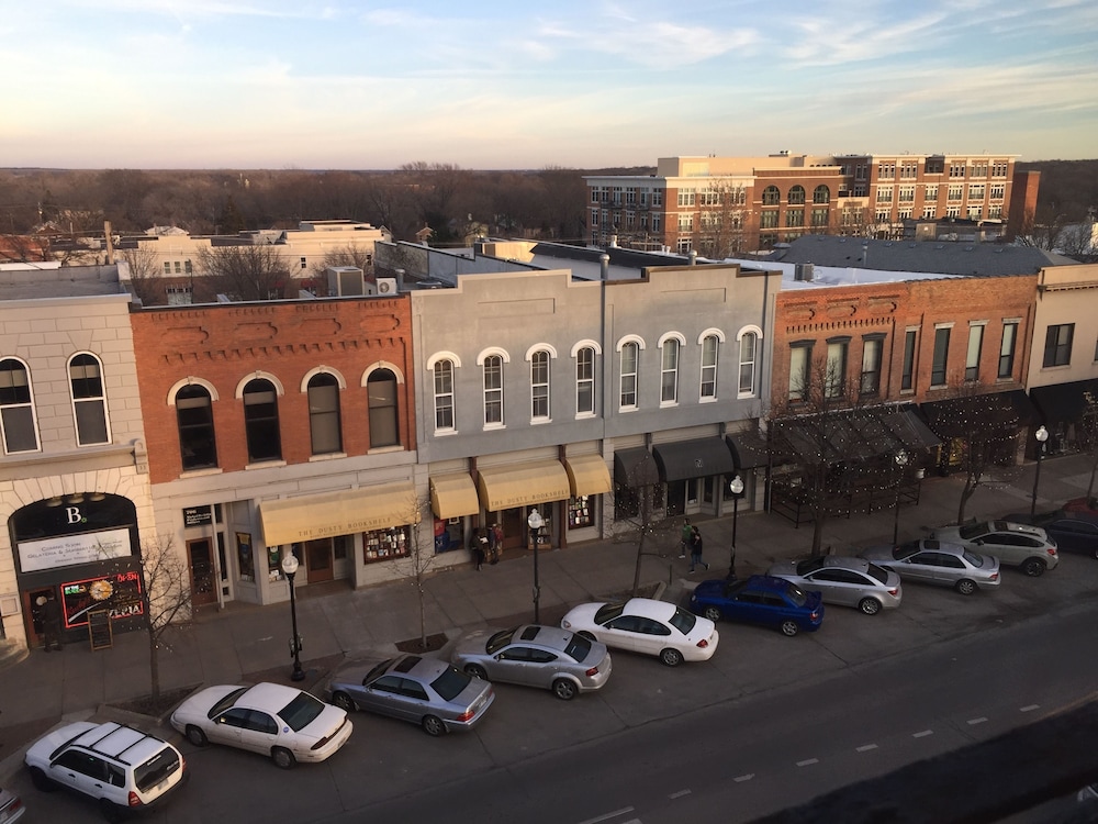 Lawrence Vacations - The Eldridge Hotel - Property Image 21