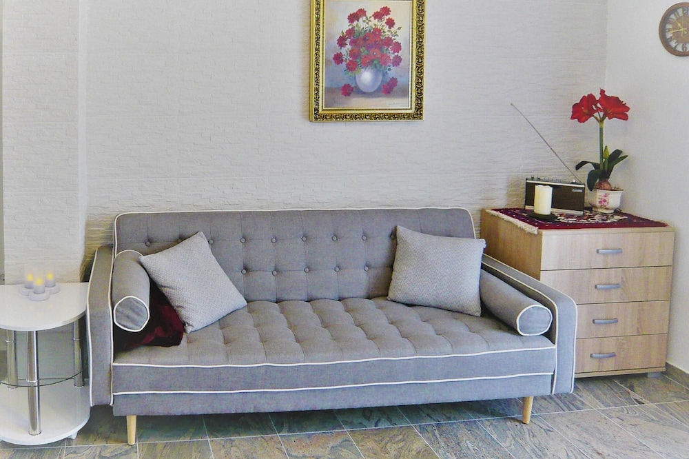 Sunny Terrace Apartment in Biograd