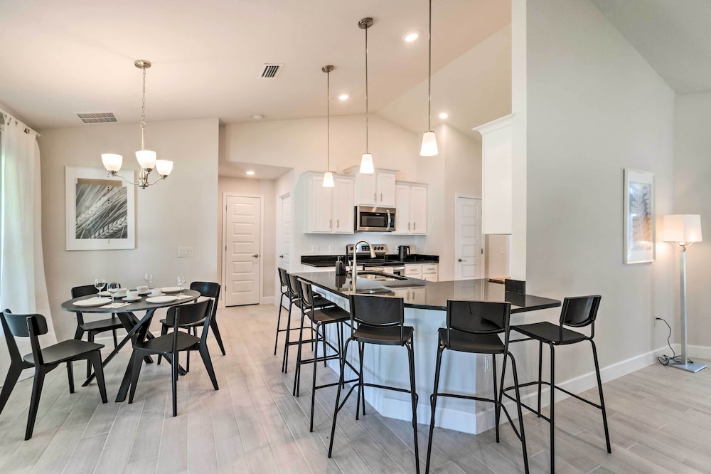 Elegant Port Charlotte Home < 10 Mi to Beach!