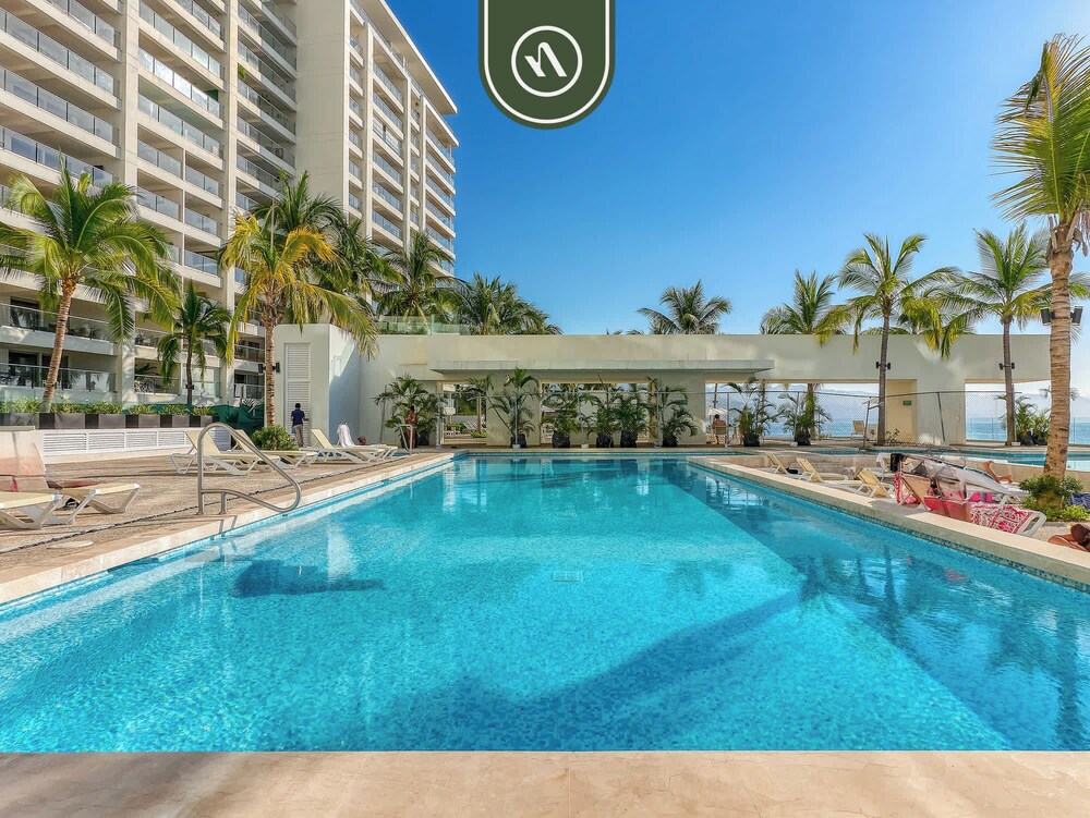 Luxury Studio With Oceanview - Beach - Pool - GYM