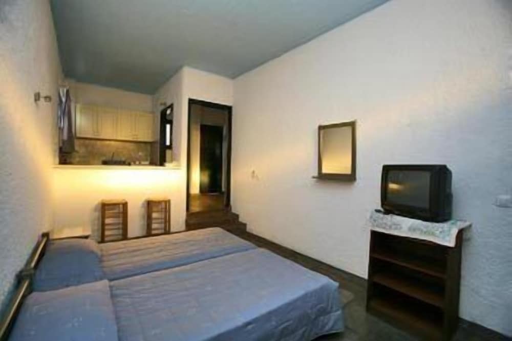 Photo 10