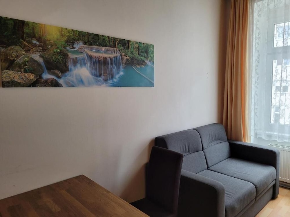 leopoldauer apartment