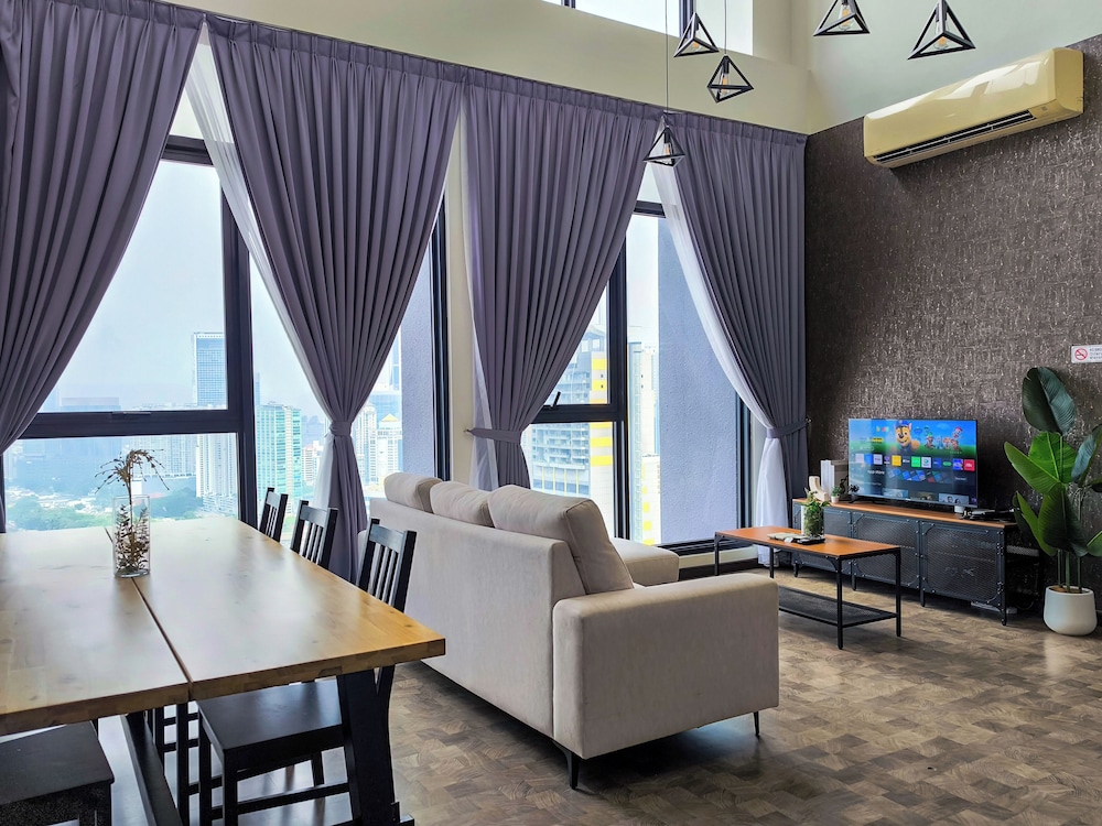Expressionz Suites by Manhattan Group
