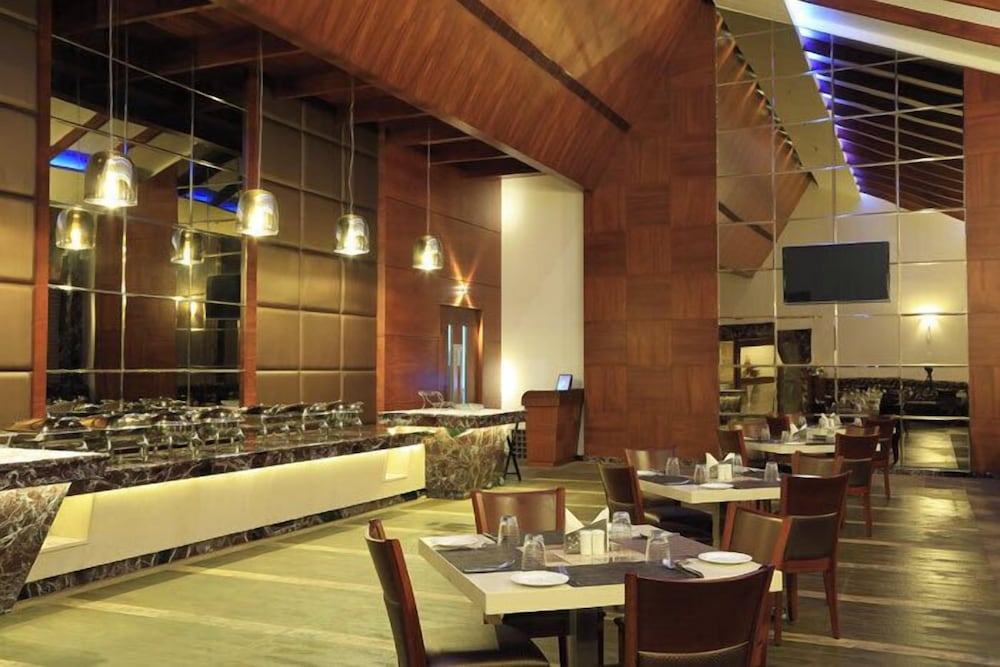 dhanalakshmi srinivasan hotels pvt ltd