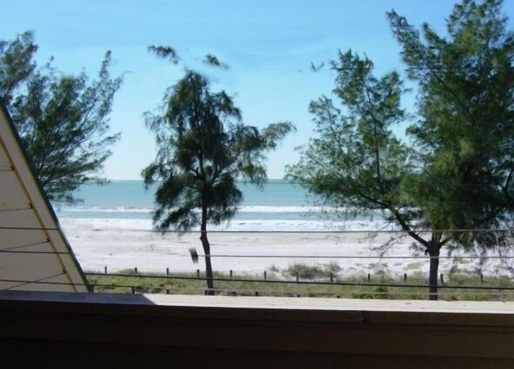 Bird's Nest Beach Townhomes