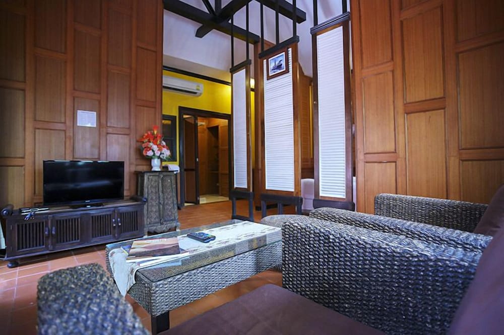 Phalaburi Resort by dreamhouse