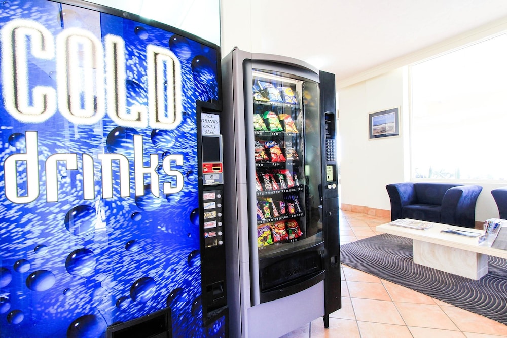 Surfers Paradise Vacations - Seacrest Beachfront Holiday Apartments - Property Image 1
