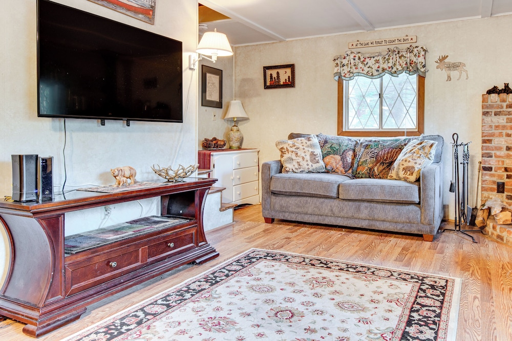 < 1 Mi to Lake Winnipesaukee: Family Winter Escape