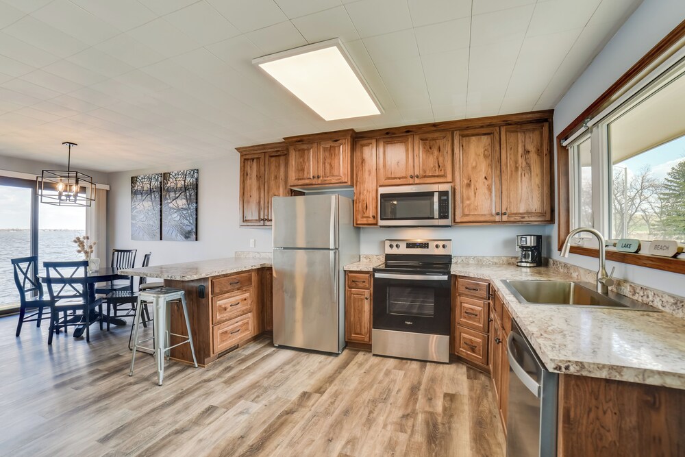 BBQ Ready: Lakefront Retreat in Watertown