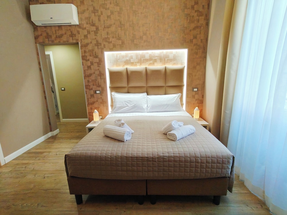 Nicole Suite