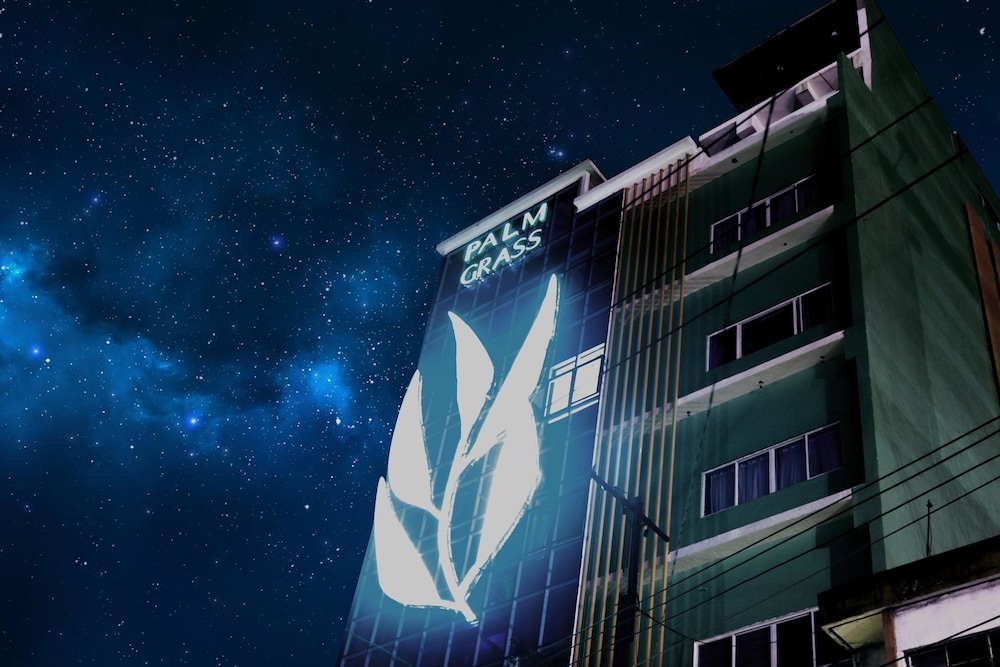 Hotel Palm Grass Hotel - Image 1