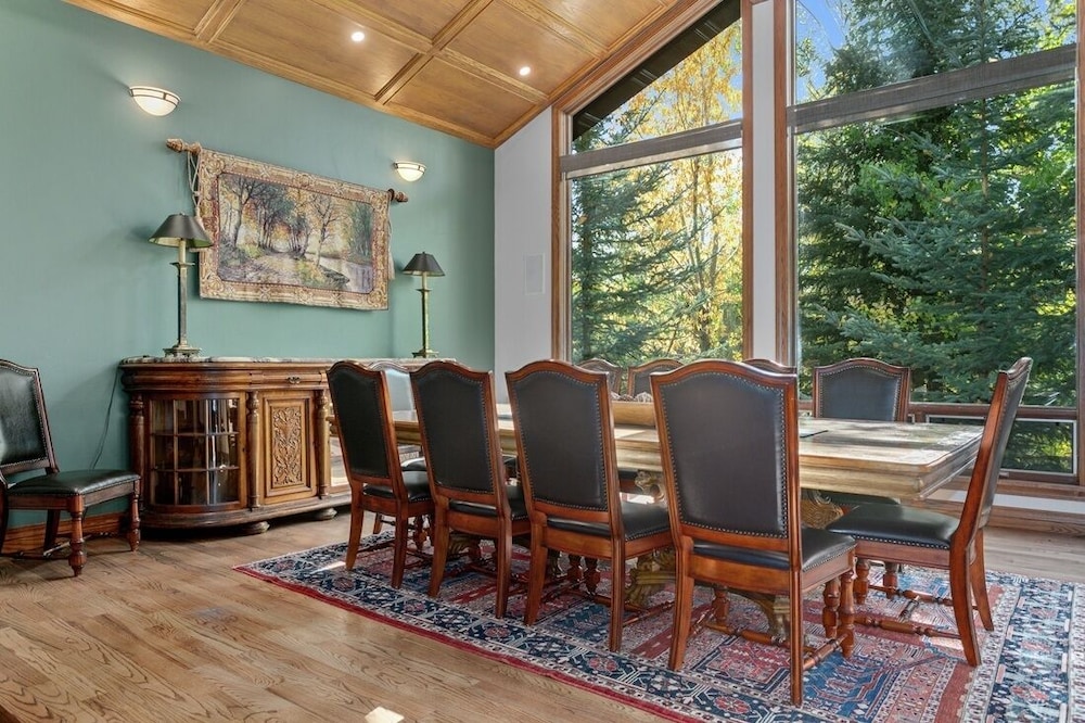 3135 Thistle - 7 Bedroom Private Home 7 Home