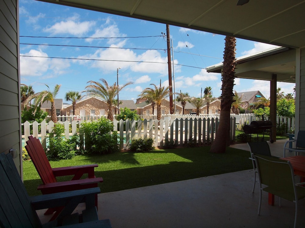 Beach Club Clubhouse 2