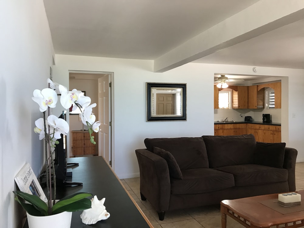 Caribbean Sea Breeze Villas