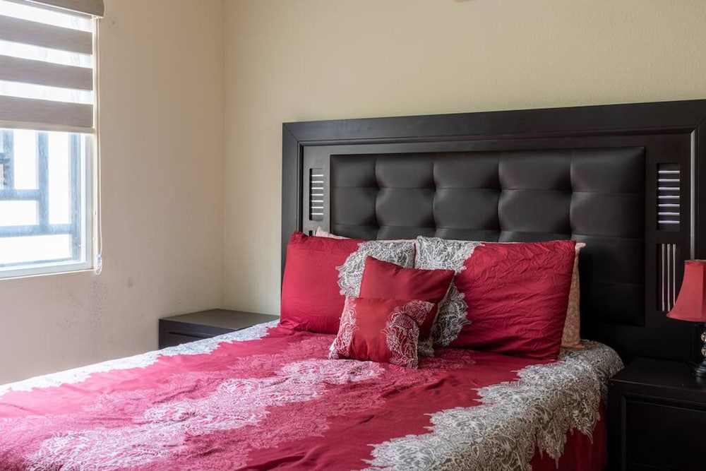 Apartment With Excellent In-town Location 1
