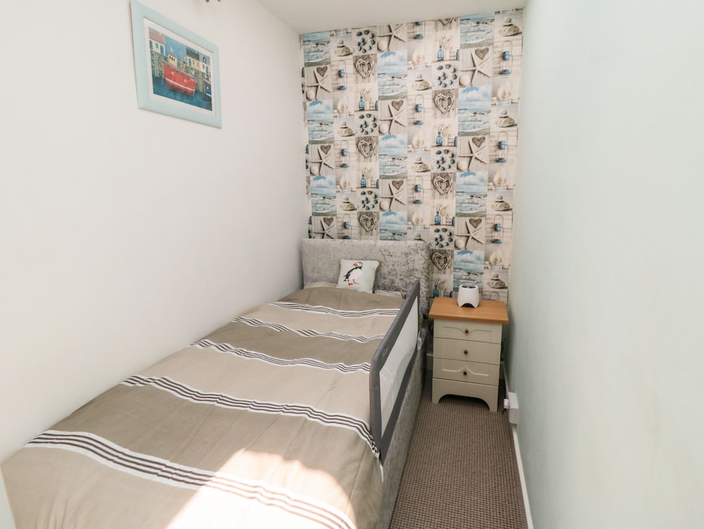 Harbour Cottage view 5
