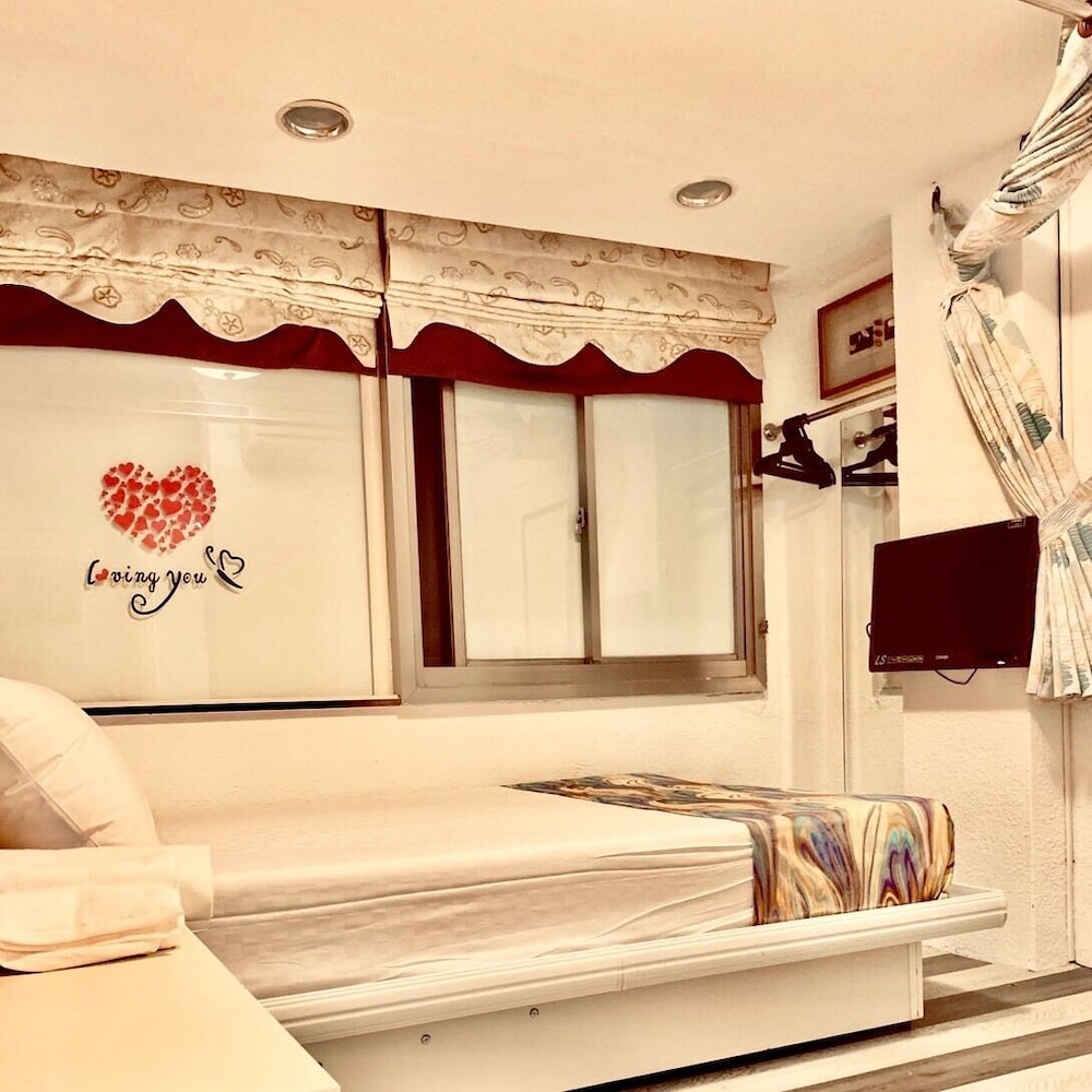 Super Star Hostel