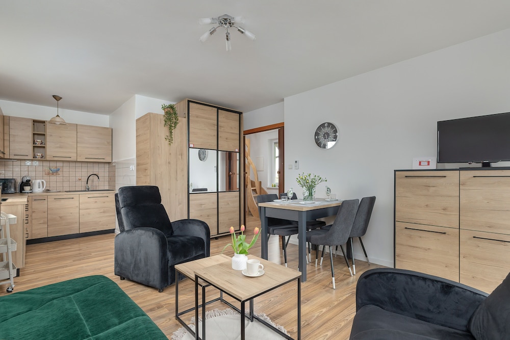 Beautiful House With Garden by Renters