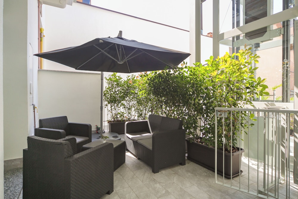 KHL apartments