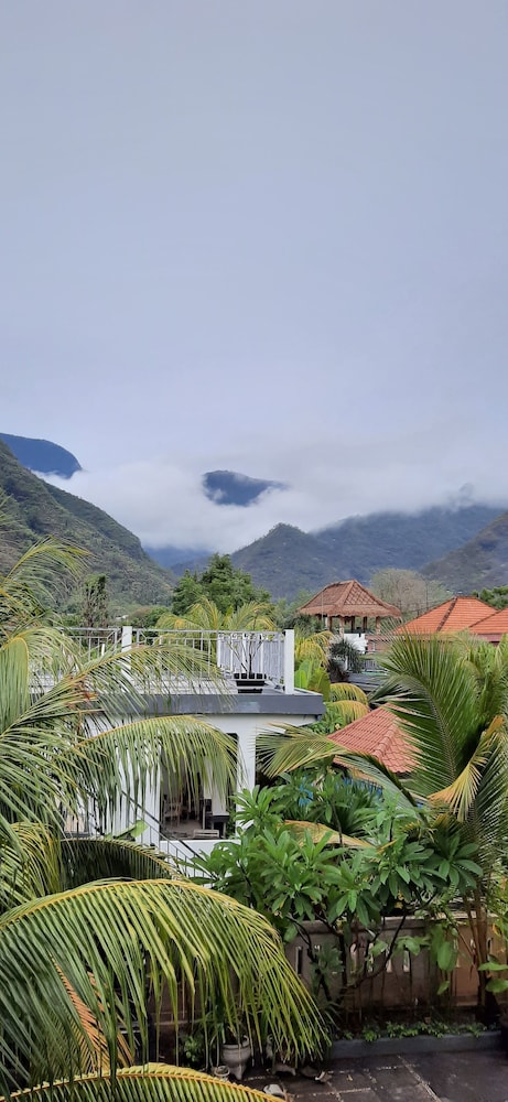 Sahera Hotel