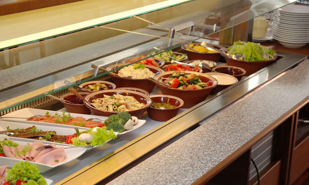 Sandnes Vacations - Thon Partner Hotel Sandnes - Property Image 11