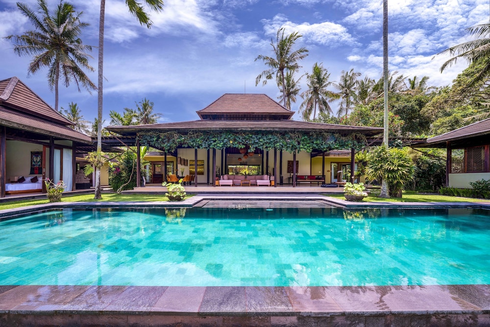Villa Crystal Castle