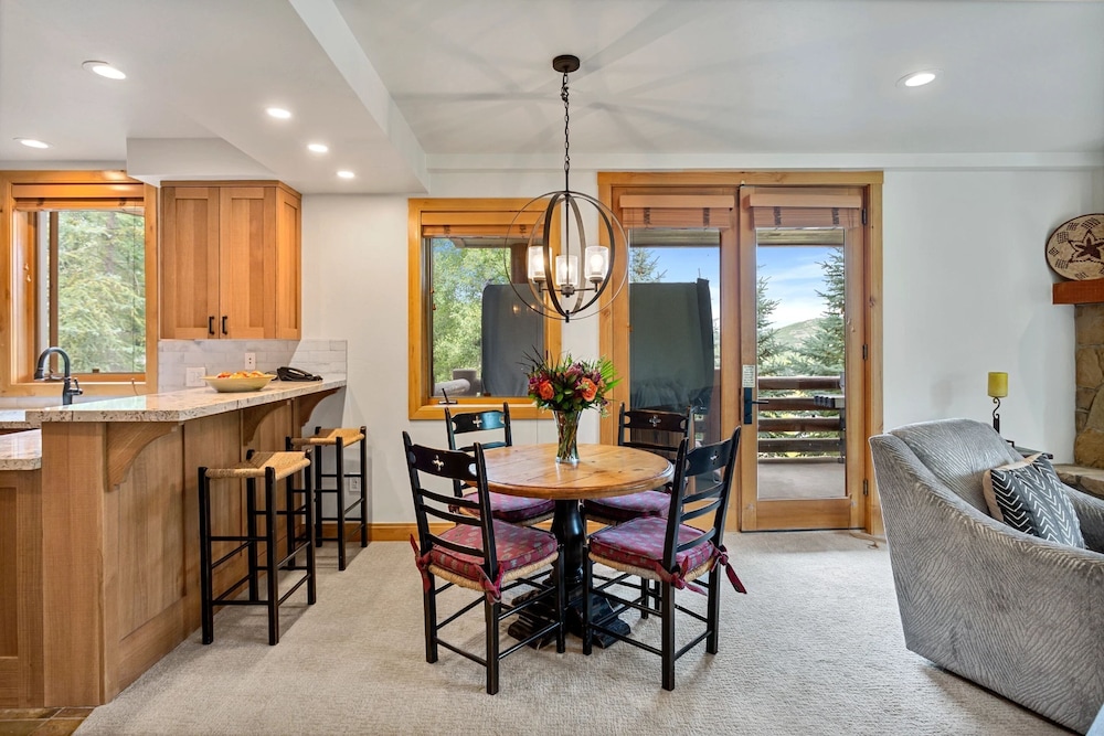Trail's End Lodge at Deer Valley Resort - One Bedroom Residence with Spa #205 1 Condo