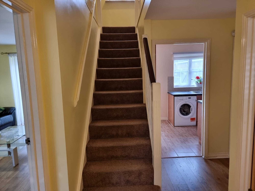 Impeccable 4-bed House in London