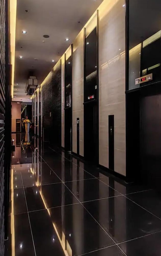Air Luxury Makati CBD view 3
