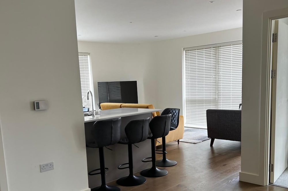 Luxury 2 Bed In Royal Arsenal, Family Ok, Balcony