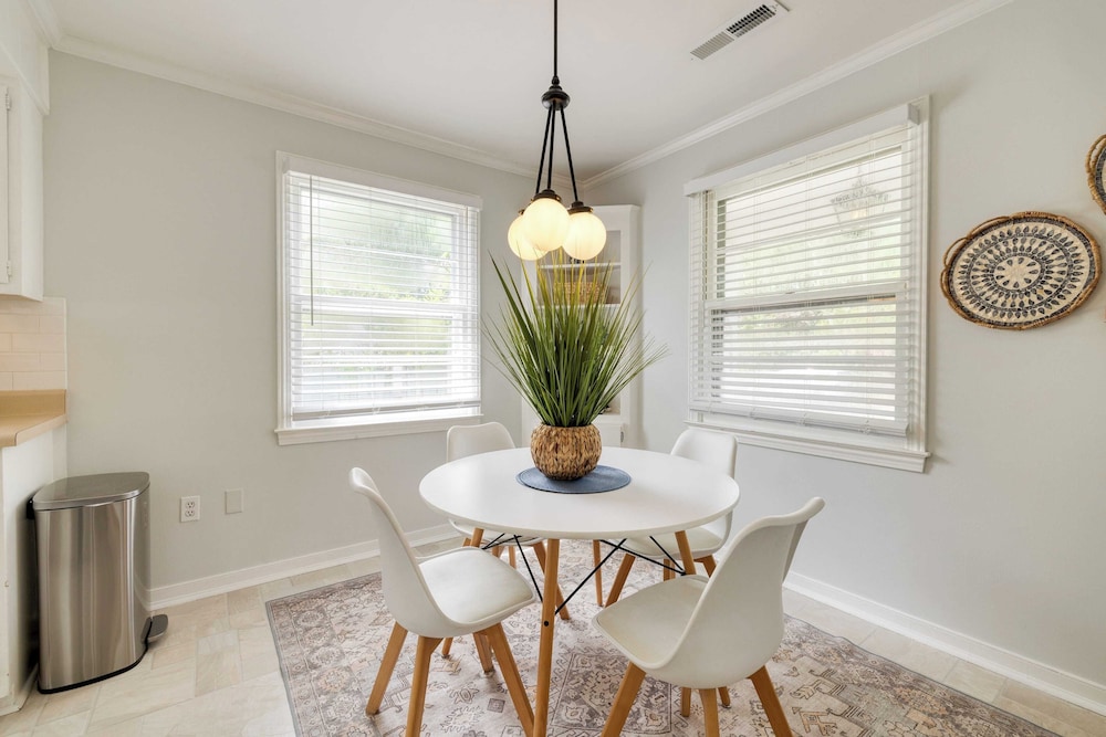 Arsenal Buyout by Avantstay 2 Homes Near Sullivans Island w/ Outdoor Dining