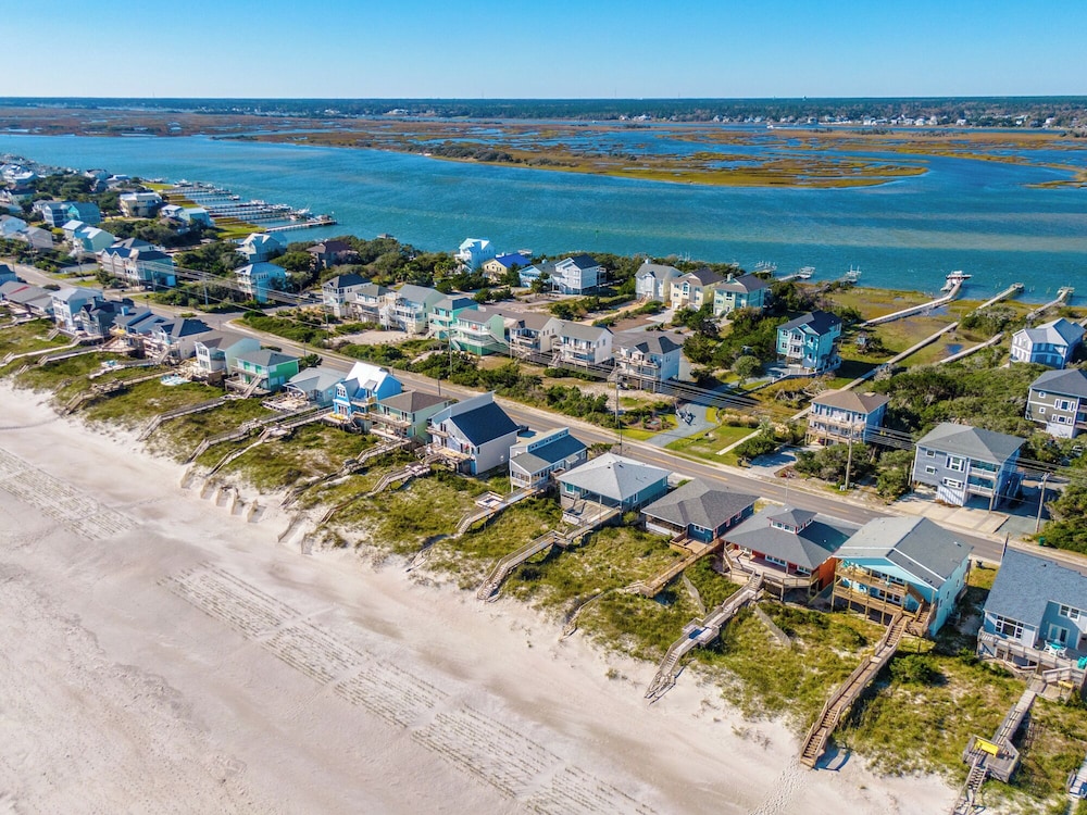 Blue Crab by Topsail Realty