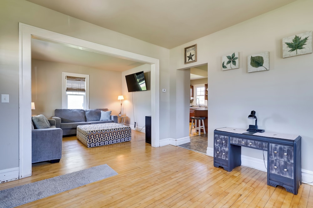 Gas Grill & Porch: Rural Hixton Vacation Home!